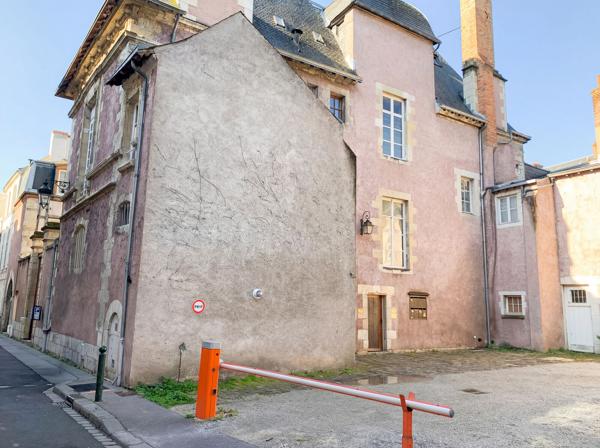 Bureaux 140 m² à louer avec jardin privatif et avec parking - Hyper-centre Orléans, Loiret (45)