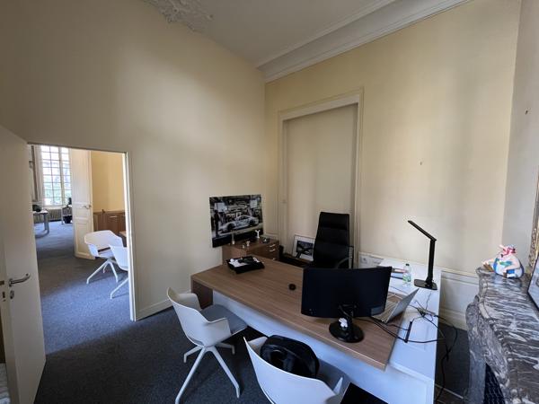 Bureaux 140 m² à louer avec jardin privatif et avec parking - Hyper-centre Orléans, Loiret (45)