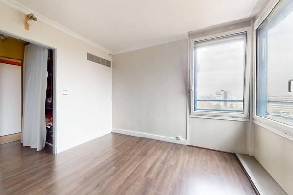 A MASSY -VILLAINE - Appartement Massy 4 pièce(s), bacon et cave