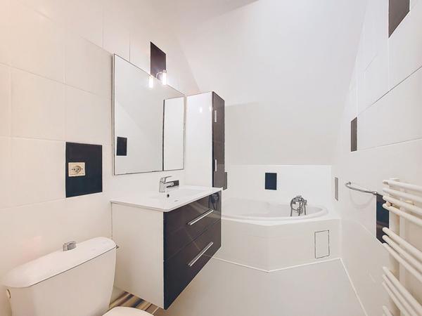 Appartement Chilly Mazarin 4 pièce(s) en duplex proche du centre-ville, du complexe sportif Jesse Owens et des transports