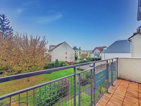 Appartement Chilly Mazarin 4 pièce(s) en duplex proche du centre-ville, du complexe sportif Jesse Owens et des transports