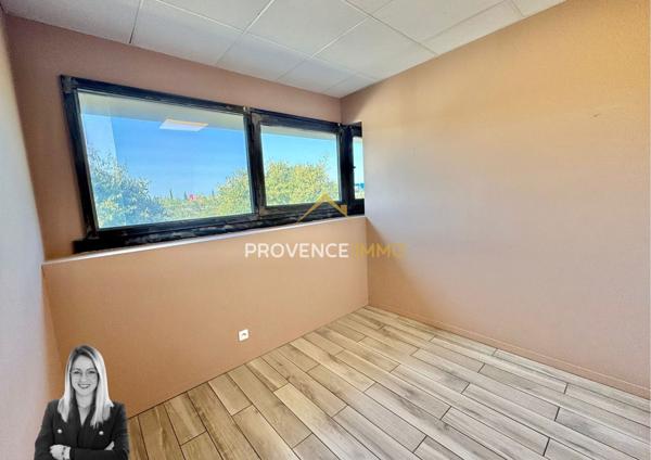 Salon-de-Provence (13300) Local à louer EMPLACEMENT N°1 , PERIPHERIE DE VILLE AVEC PARKING