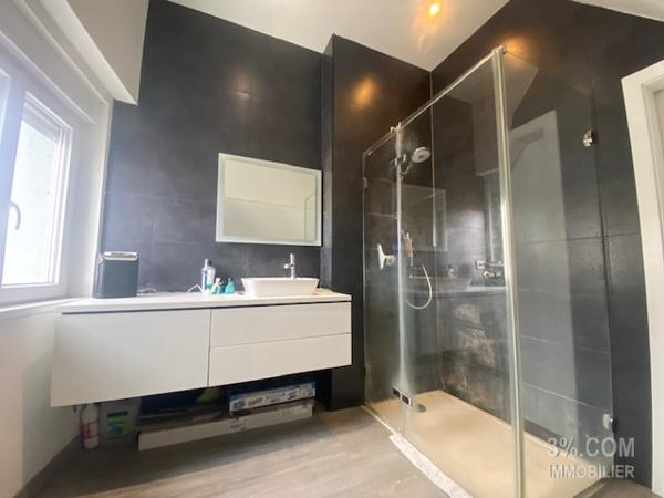 3%COM Maison rénovée avec 7 chambres et 3 salles de bain. Mommenheim (67670)