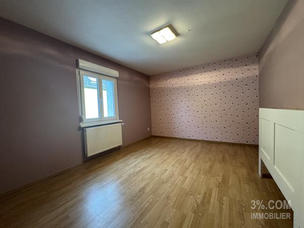 3%COM Maison rénovée avec 7 chambres et 3 salles de bain. Mommenheim (67670)