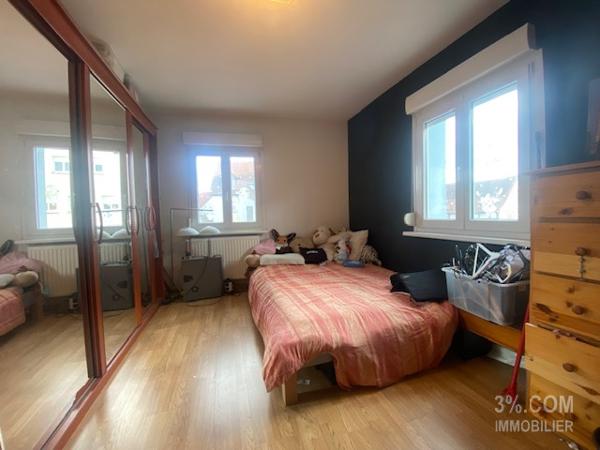 3%COM Maison rénovée avec 7 chambres et 3 salles de bain. Mommenheim (67670)