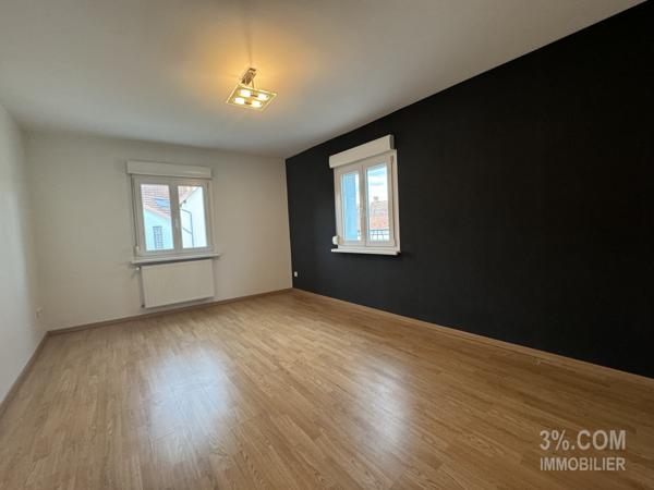 3%COM Maison rénovée avec 7 chambres et 3 salles de bain. Mommenheim (67670)