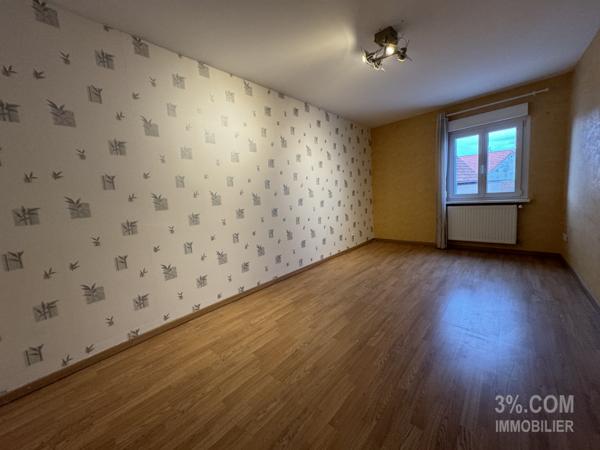 3%COM Maison rénovée avec 7 chambres et 3 salles de bain. Mommenheim (67670)