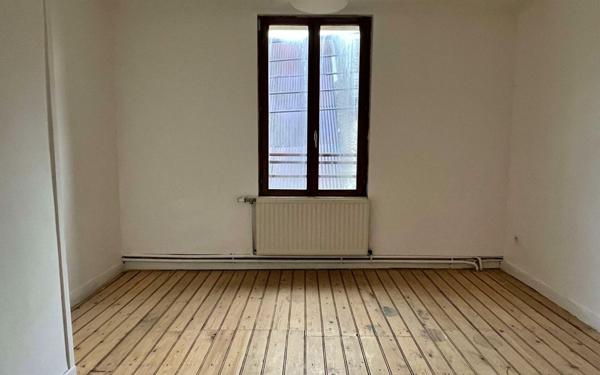 Maison à vendre    5 pièces •  La Fère