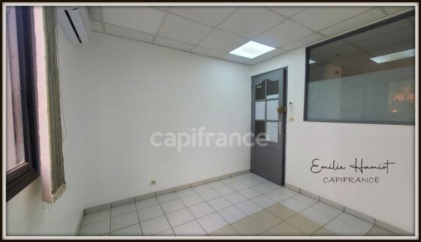 Local professionnel 9m² - Lamentin Place d'Armes