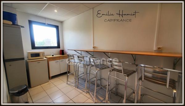 Local professionnel 9m² - Lamentin Place d'Armes