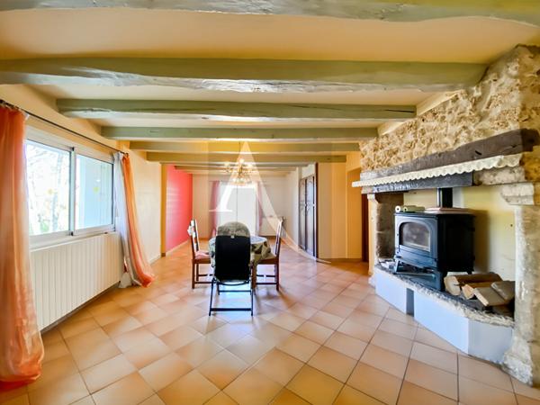 Belle maison de campagne et son gite indépendant.