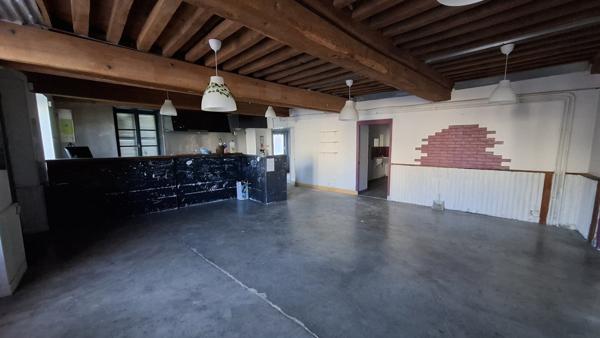 ENSEMBLE IMMOBILIER MIXTE LIBRE DE TOUTE OCCUPATION