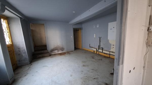 ENSEMBLE IMMOBILIER MIXTE LIBRE DE TOUTE OCCUPATION