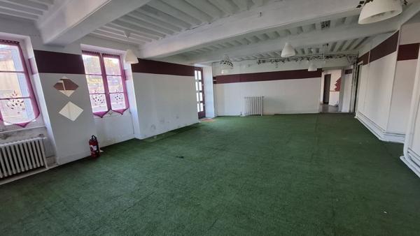 ENSEMBLE IMMOBILIER MIXTE LIBRE DE TOUTE OCCUPATION