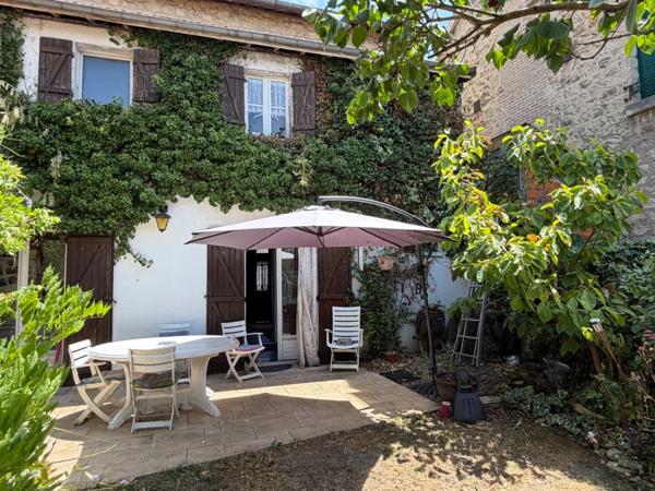 HYPER CENTRE - MAISON 3 CHAMBRES AVEC GARAGE ET JARDIN