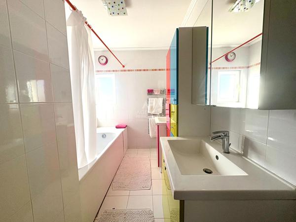 Maison Conflans Sainte Honorine 8 pièce(s) 205 m2 599 000 € **  - Référence  8328