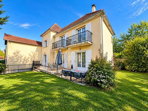 Maison Conflans Sainte Honorine 8 pièce(s) 205 m2 599 000 € **  - Référence  8328