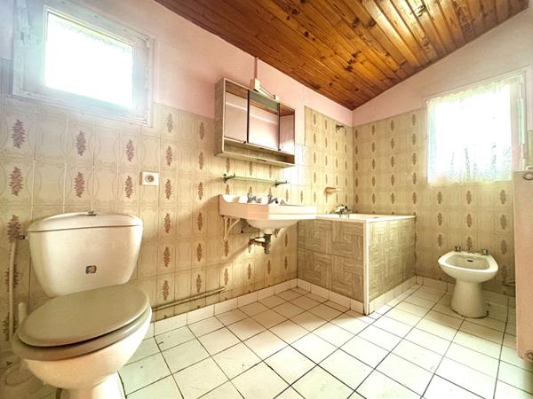 Maison à rénover de type 3 et véranda