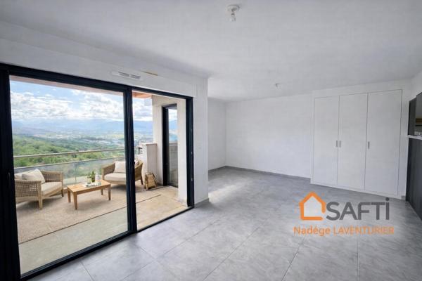 T1 récent vue mer, terrasse, parking – Ajaccio