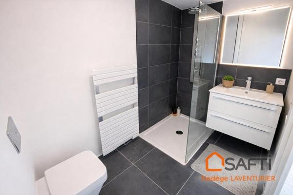 T1 récent vue mer, terrasse, parking – Ajaccio