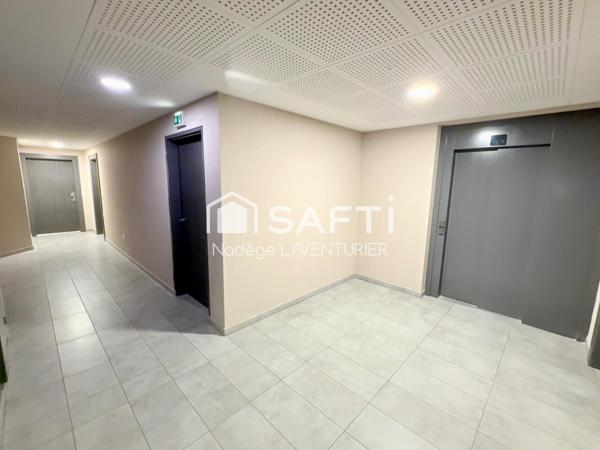 T1 récent vue mer, terrasse, parking – Ajaccio