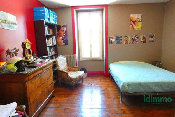 Naucelles belle maison en pierre Naucelles (15250)