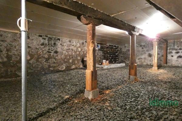 Naucelles belle maison en pierre Naucelles (15250)