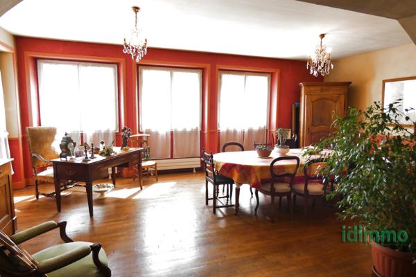 Naucelles belle maison en pierre Naucelles (15250)