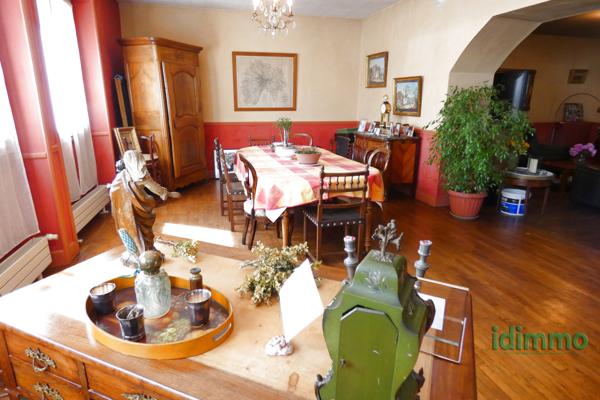 Naucelles belle maison en pierre Naucelles (15250)