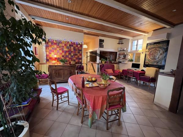 Marseille (13007) VIAGER OCCUPE TYPE 4 SAINT VICTOR AVEC JARDIN