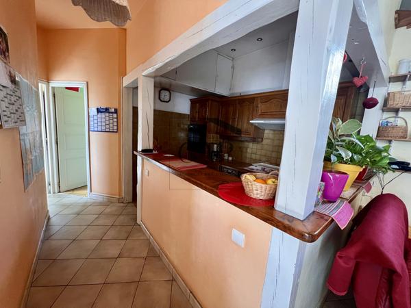 Marseille (13007) VIAGER OCCUPE TYPE 4 SAINT VICTOR AVEC JARDIN