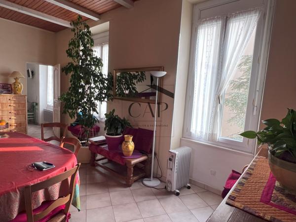 Marseille (13007) VIAGER OCCUPE TYPE 4 SAINT VICTOR AVEC JARDIN