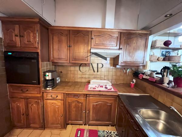 Marseille (13007) VIAGER OCCUPE TYPE 4 SAINT VICTOR AVEC JARDIN