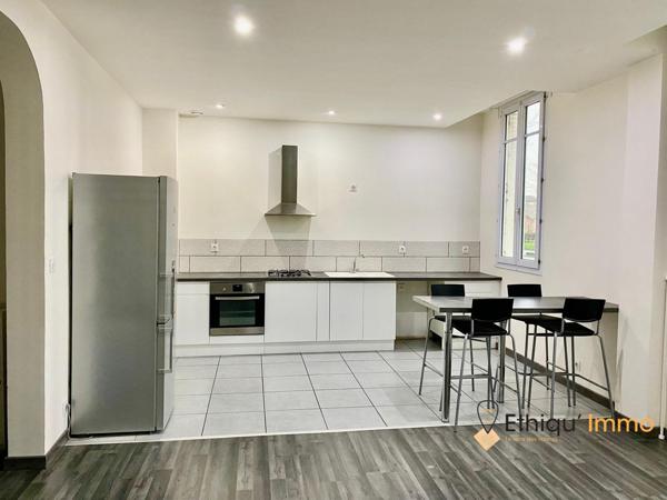 Appartement rénové 4 pièces + bureau face Parc du Tremblay – Possibilité profession libérale”