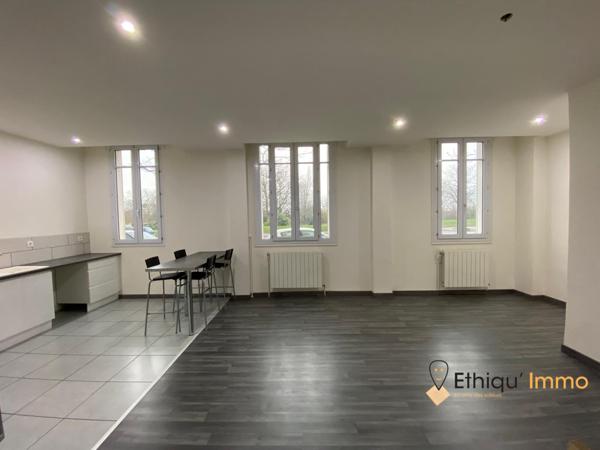 Appartement rénové 4 pièces + bureau face Parc du Tremblay – Possibilité profession libérale”