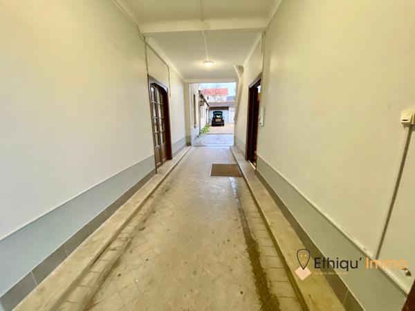Appartement rénové 4 pièces + bureau face Parc du Tremblay – Possibilité profession libérale”