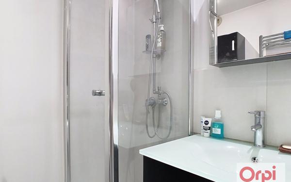 Appartement à vendre    2 pièces • 46,48 m2 Issy-les-Moulineaux