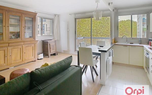 Appartement à vendre    2 pièces • 46,48 m2 Issy-les-Moulineaux