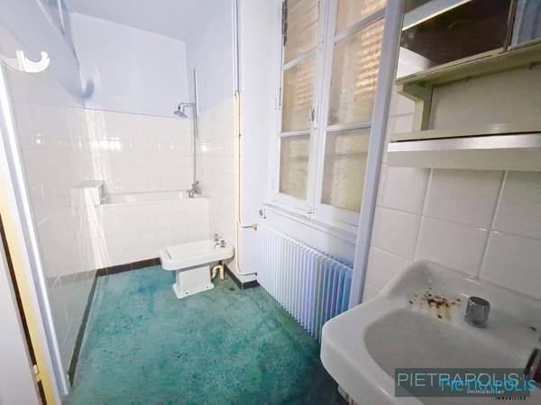 2 MAISONS environ 180m² ET 52m² + grenier, garages