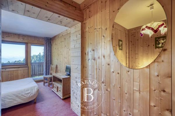 Gex, Hôtel 19 Chambres -  1 061 m² à vendre