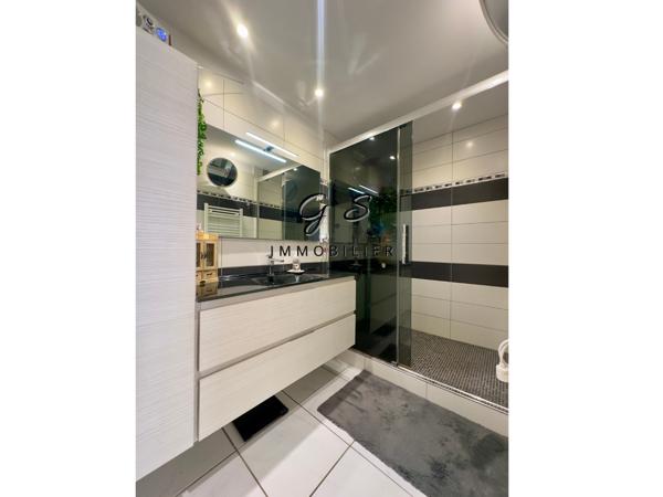 Appartement 3 pièces - 81 m² Exclusivité efficity