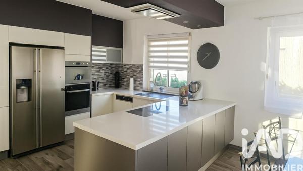 Maison à vendre 10 pièces 340 m² Grézieu-la-Varenne