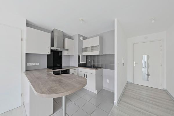 À vendre : Appartement T2 à VERT SAINT DENIS / Ascenseur / Dernier étage