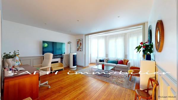 Demeure de 190 m2 habitables de 8 pièces, 5 chambres + cave sur un terrain clos de 1000 m2 sans vis-à-vis.