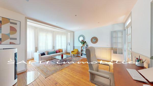 Demeure de 190 m2 habitables de 8 pièces, 5 chambres + cave sur un terrain clos de 1000 m2 sans vis-à-vis.