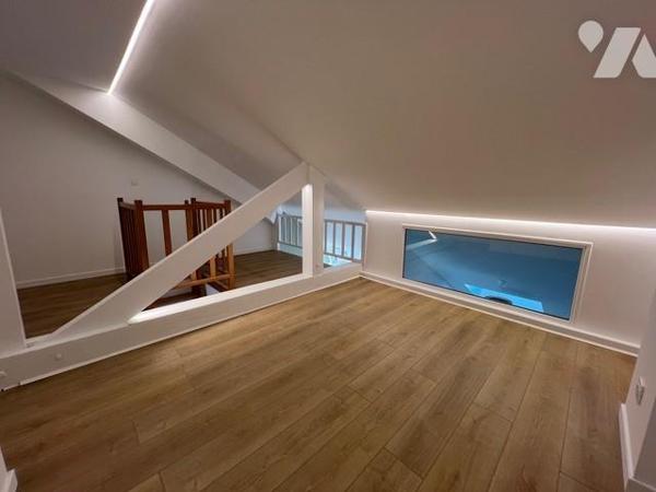 NANTES, Secteur Lauriol-Michelet. T2 Bis entièrement rénové avec balcon et parking. Libre 