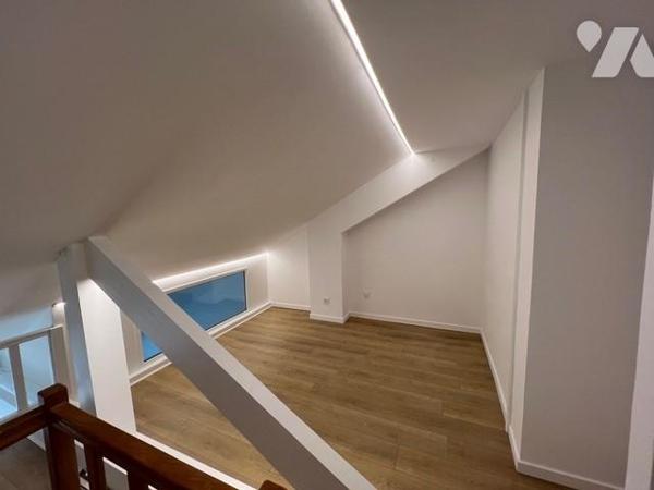 NANTES, Secteur Lauriol-Michelet. T2 Bis entièrement rénové avec balcon et parking. Libre 