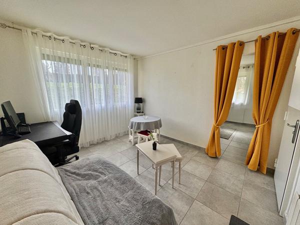 DEUX PIECES PROCHE PLAGE