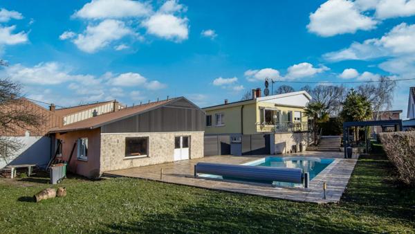 Propriété avec piscine à vendre 8 pièces MERXHEIM (68)