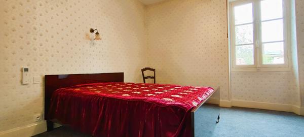 Albi: Maison T6 des années 40 de 161m2 avec demi-sous sol aménageable et terrain de 1496m2.